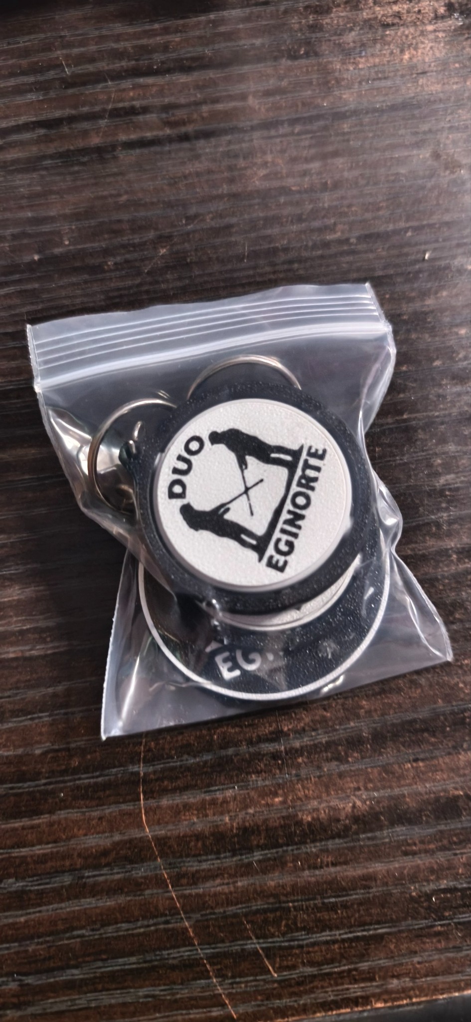 Llavero personalizado con QR y NFC